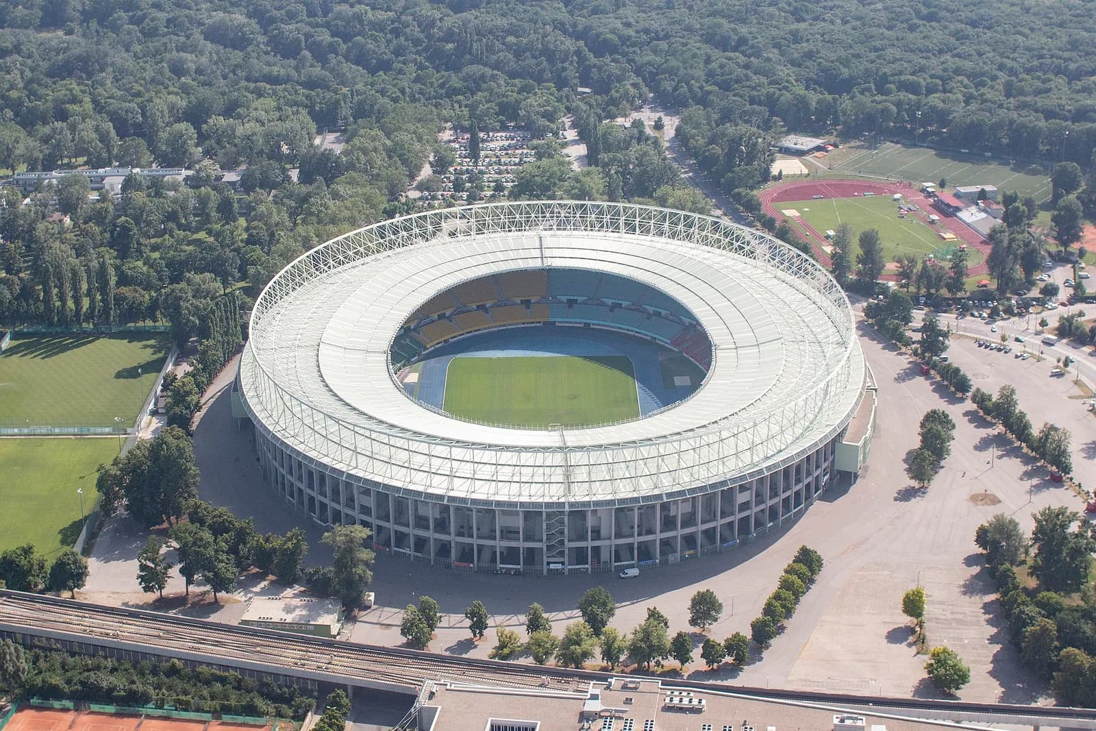 Stadion Ernsta Happela